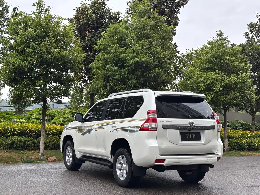 Toyota Prado 2015 — фото 7