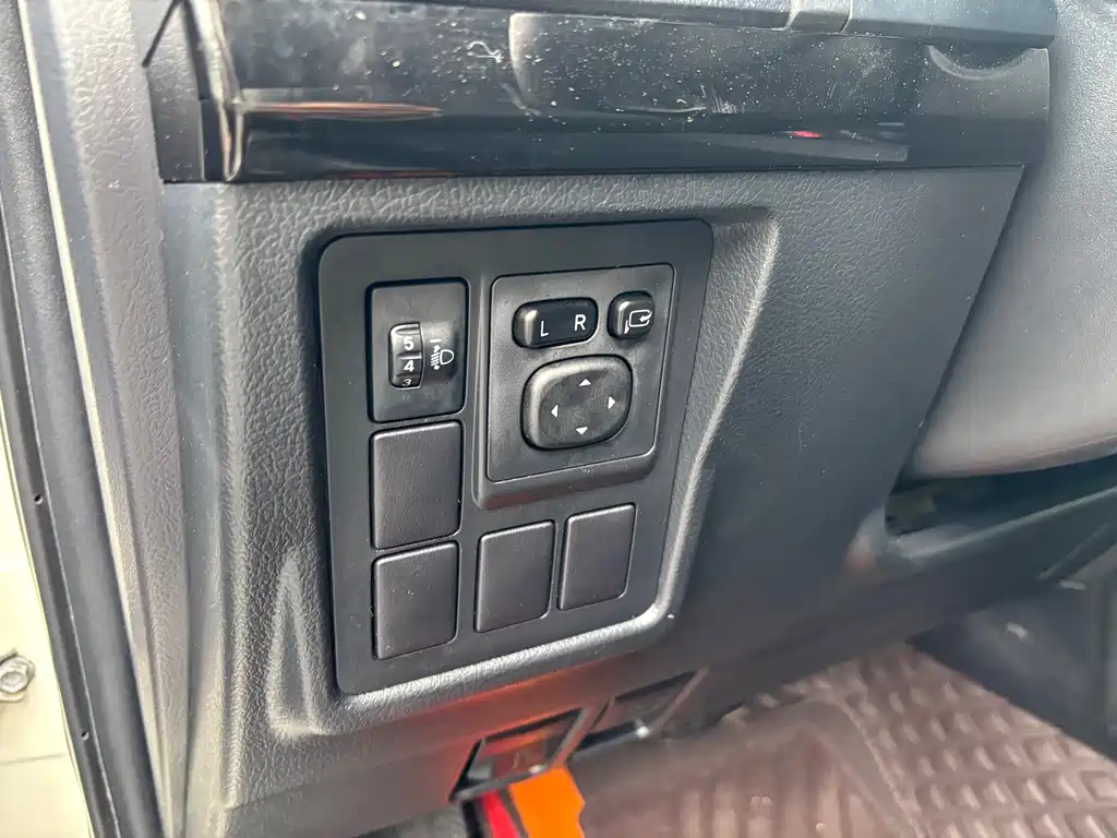 Toyota Prado 2015 — фото 14