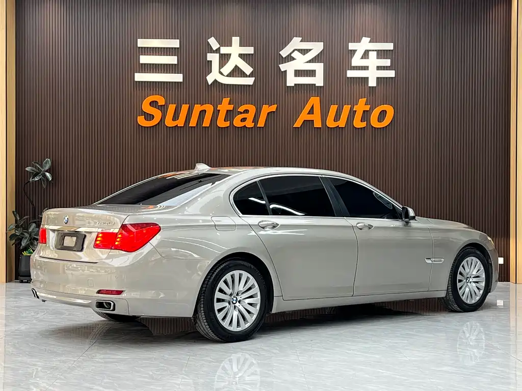 BMW 7 Series 2012 — фото 6