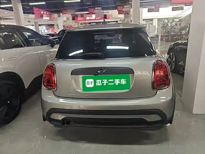 MINI MINI 2023
