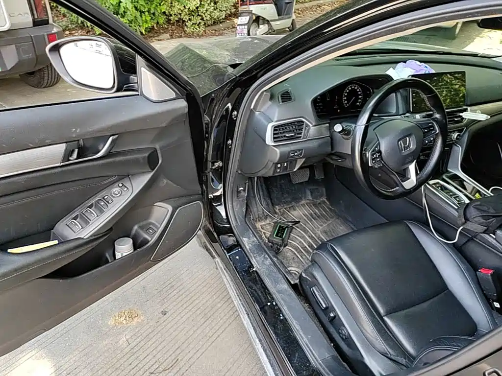 Honda Accord 2022 — фото 16