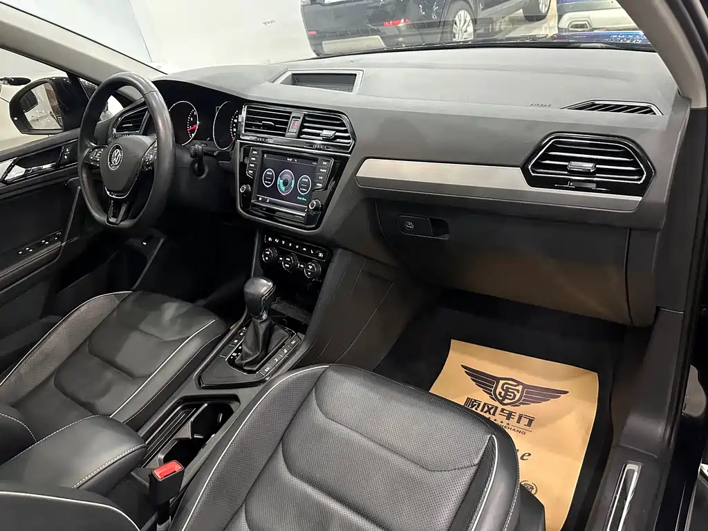 Volkswagen Tiguan L 2018 — фото 25