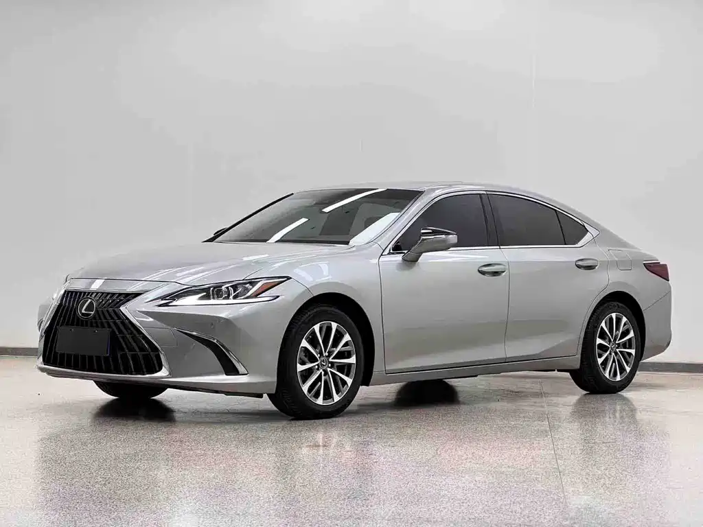Lexus ES 2022
