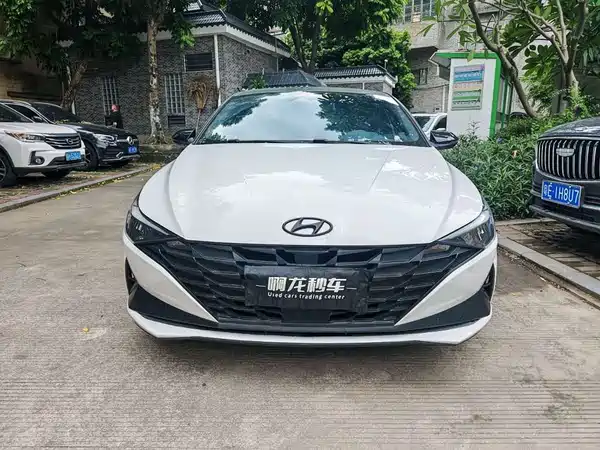 Hyundai Elantra 2023