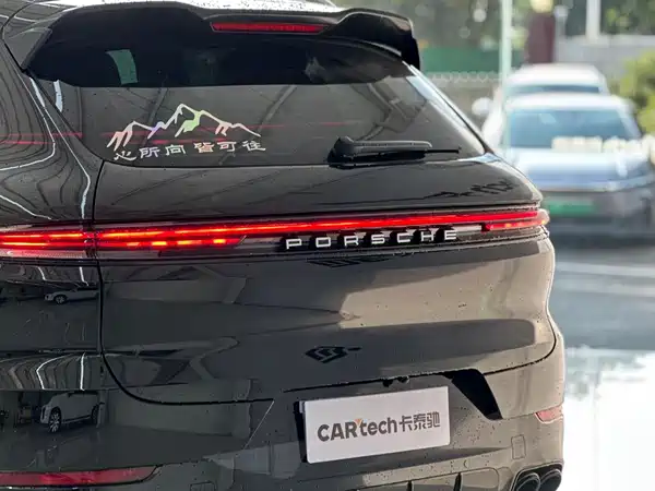 Porsche Cayenne 2011