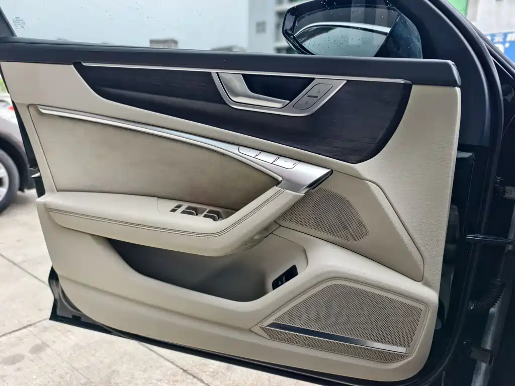 Audi A6L 2022 — фото 13