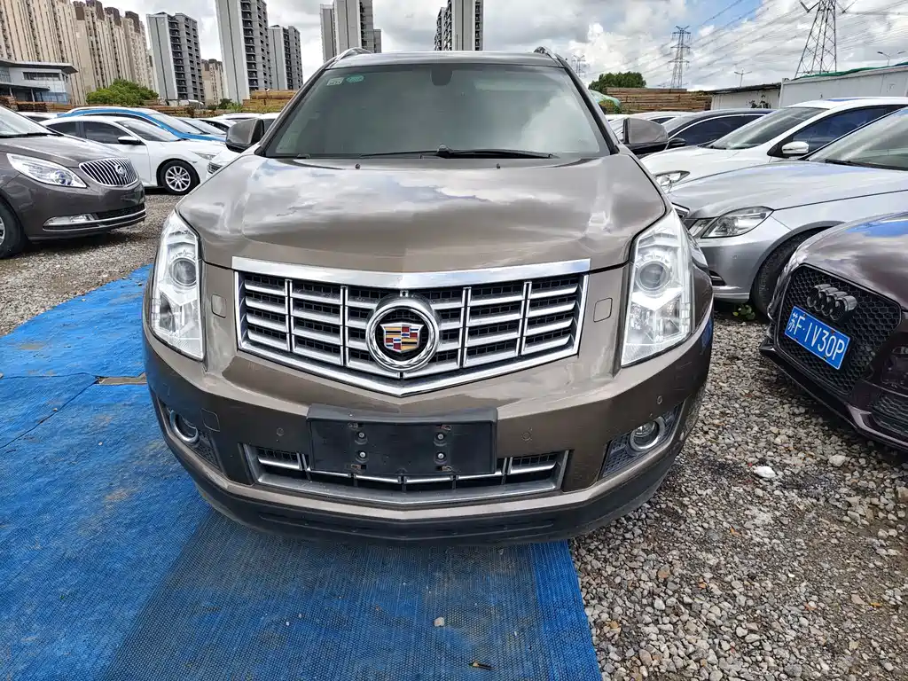 Cadillac SRX 2015 — фото 1