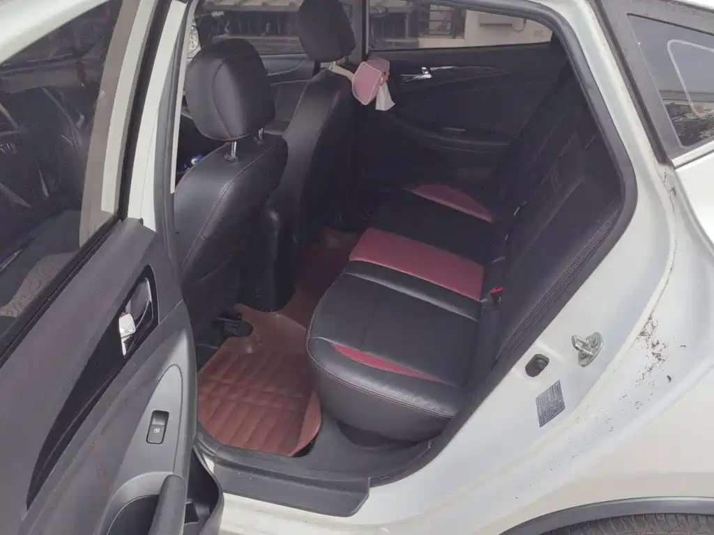 Changan Eado XT 2015 — фото 13