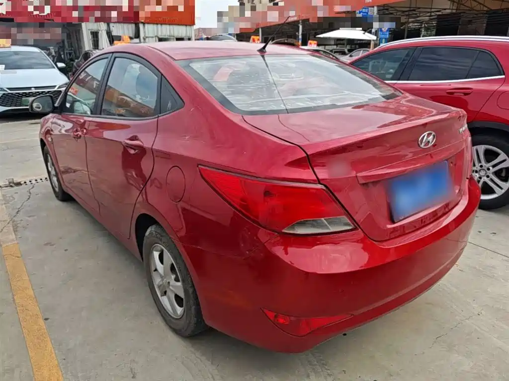 Hyundai Verna 2015 — фото 5