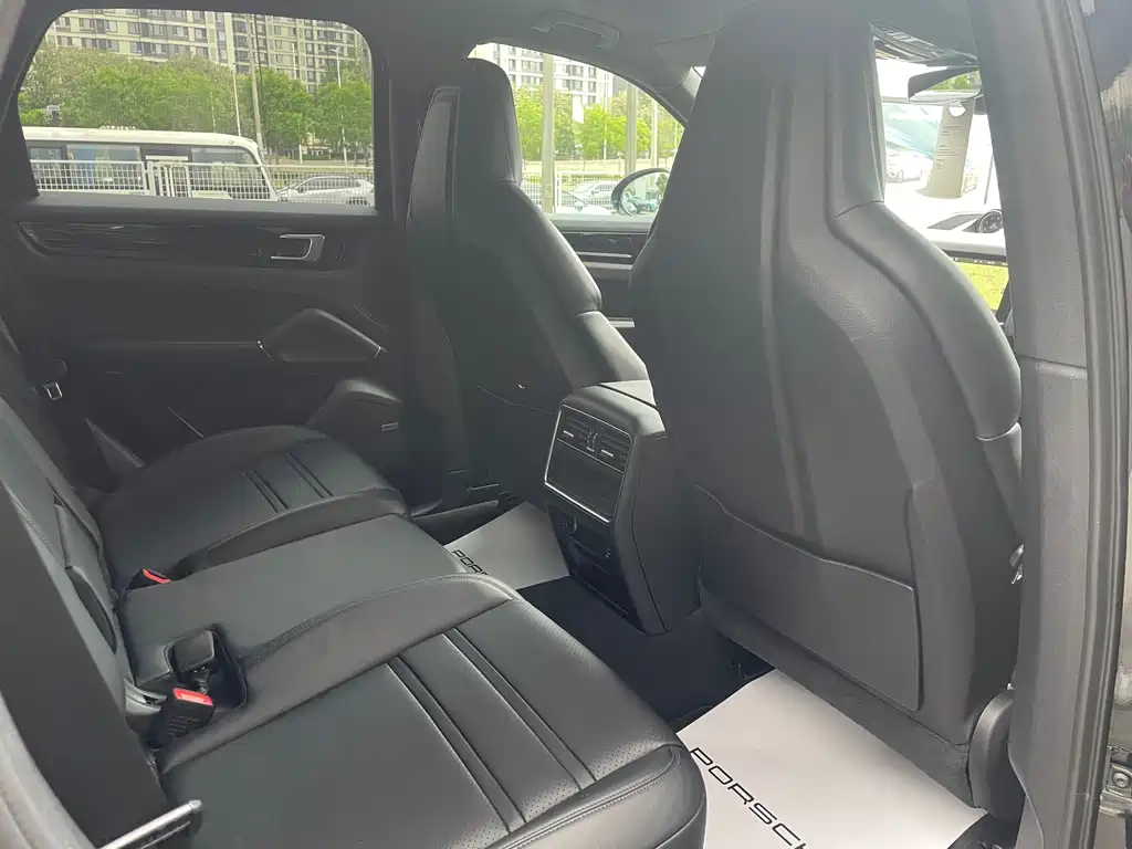 Porsche Cayenne 2019 — фото 10