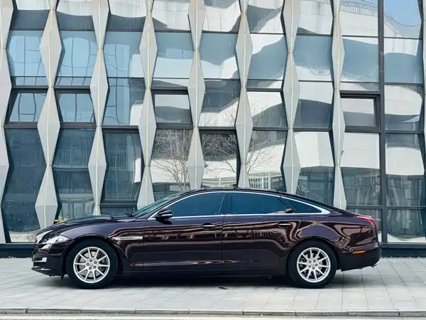 Jaguar XJ 2016