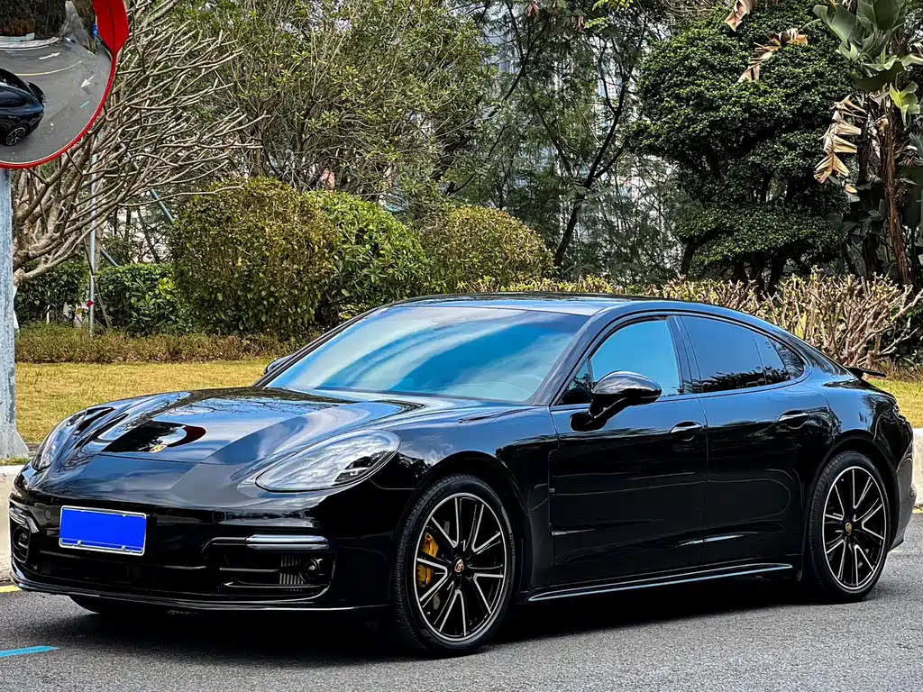 Porsche Panamera 2020 — фото 1