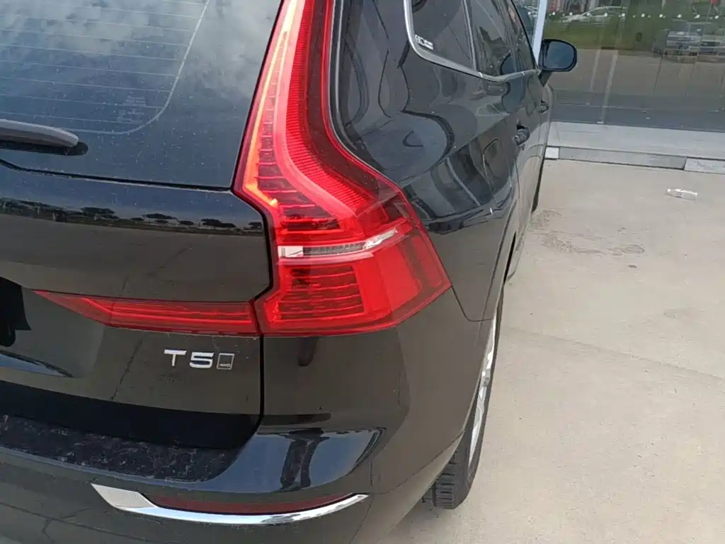 Volvo XC60 2020 — фото 8