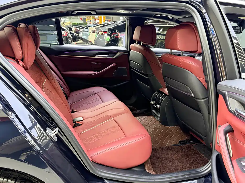 BMW 5 Series 2022 — фото 15
