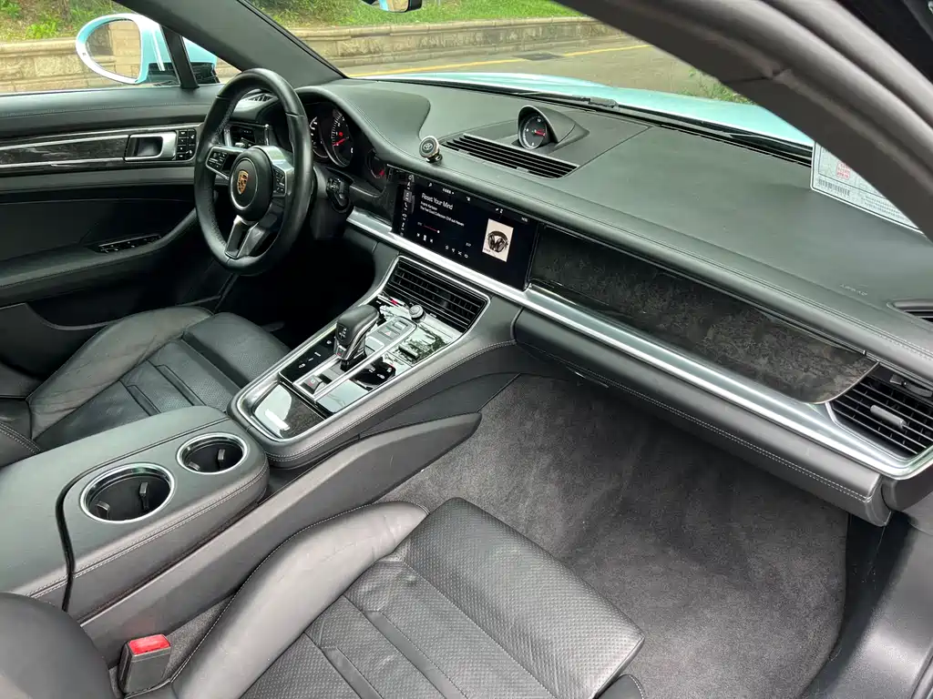 Porsche Panamera 2018 — фото 11