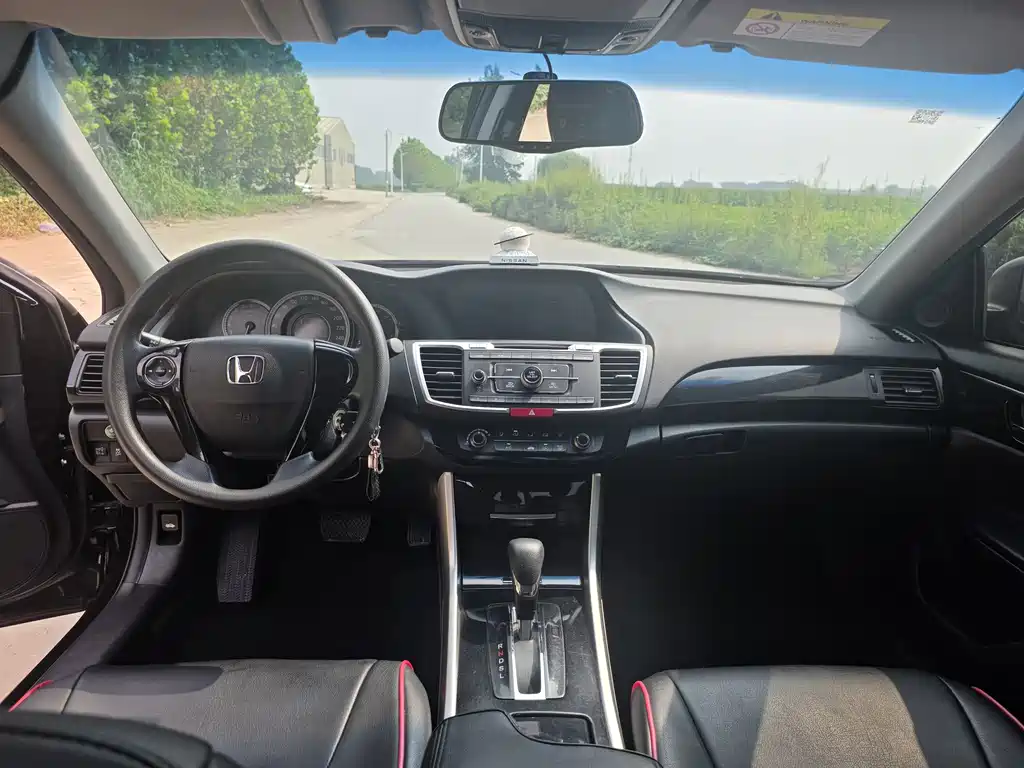 Honda Accord 2016 — фото 11