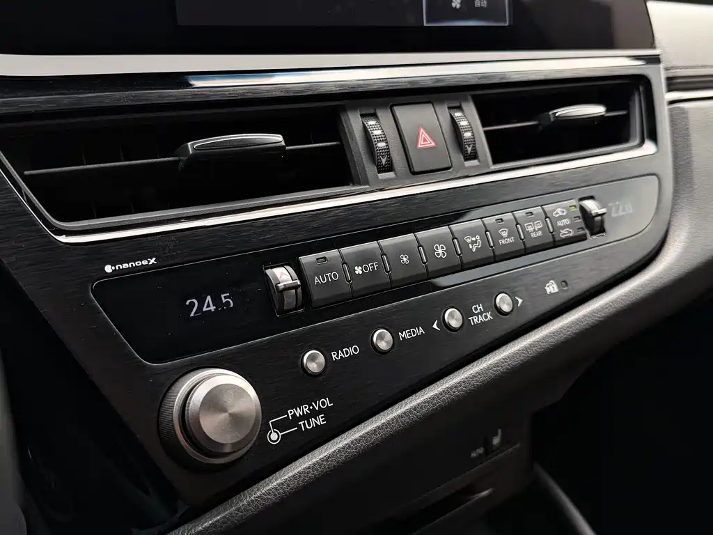 Lexus ES 2021 — фото 11