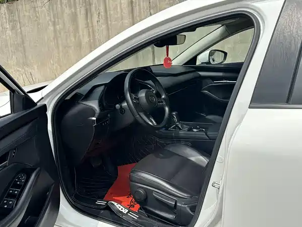 Mazda 3 Axela 2021