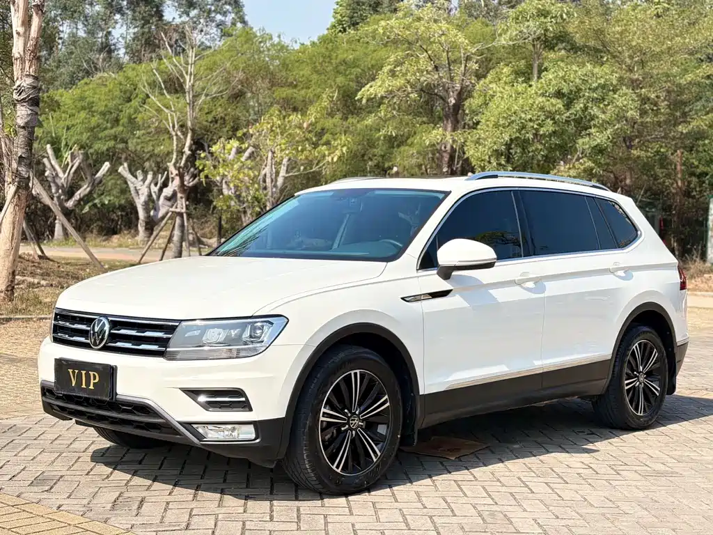 Volkswagen Tiguan L 2021 — фото 1