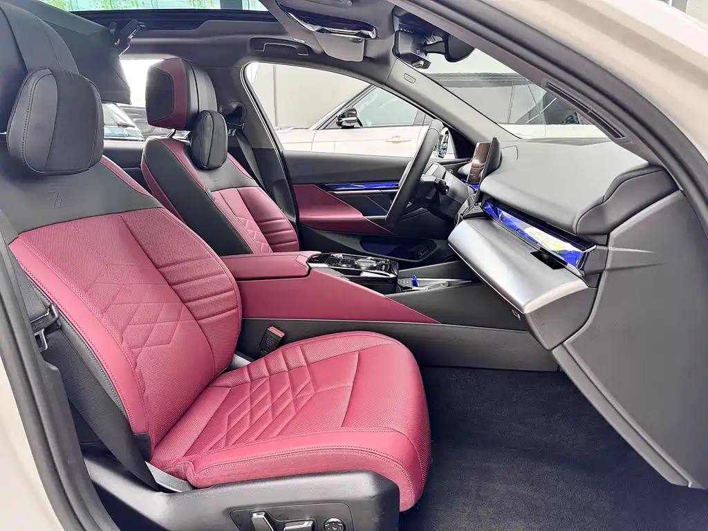 BMW i5 2025 — фото 11