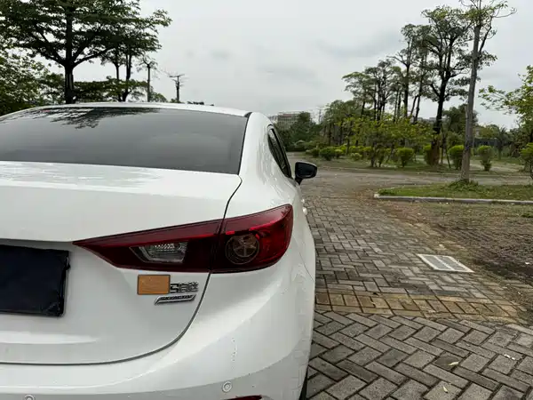 Mazda 3 Axela 2014