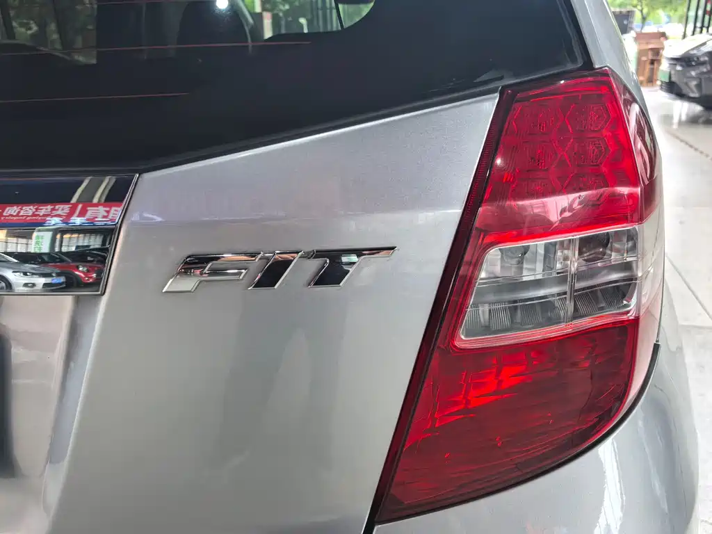Honda Fit 2011 — фото 6