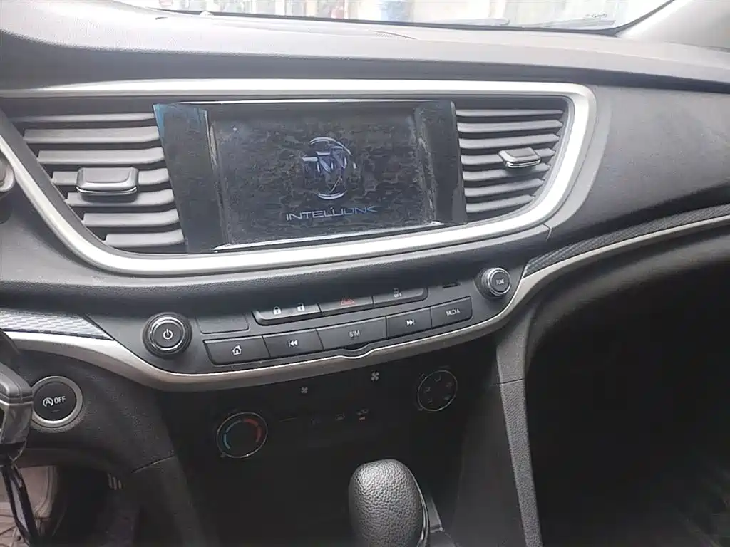Buick Excelle 2022 — фото 13