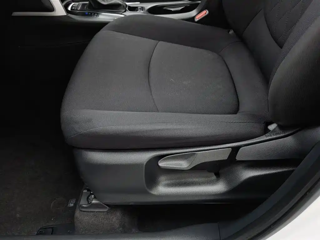 Toyota Corolla Cross 2023 — фото 20
