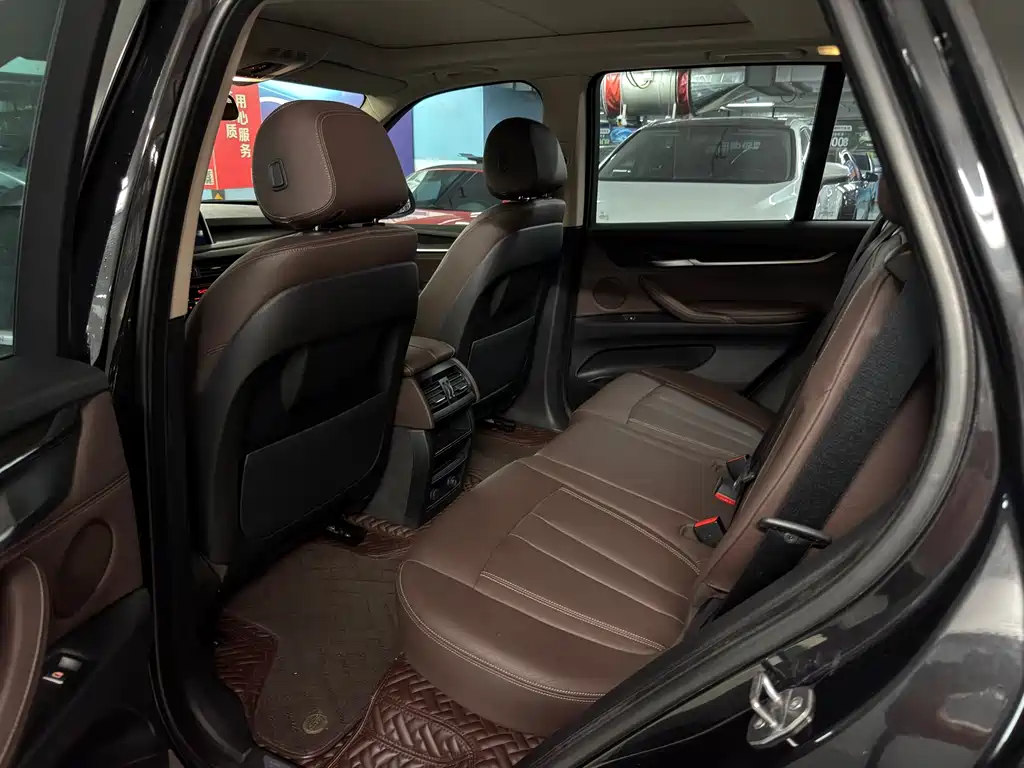 BMW X5 2015 — фото 11
