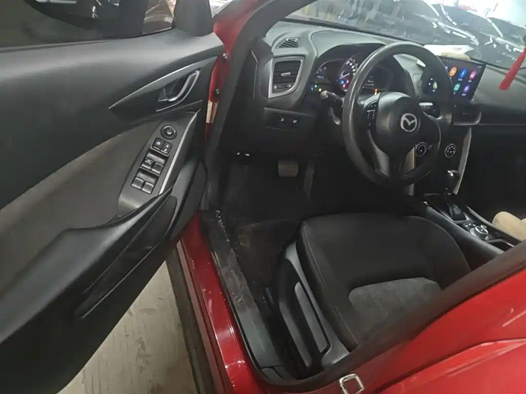 Mazda CX-4 2016 — фото 16