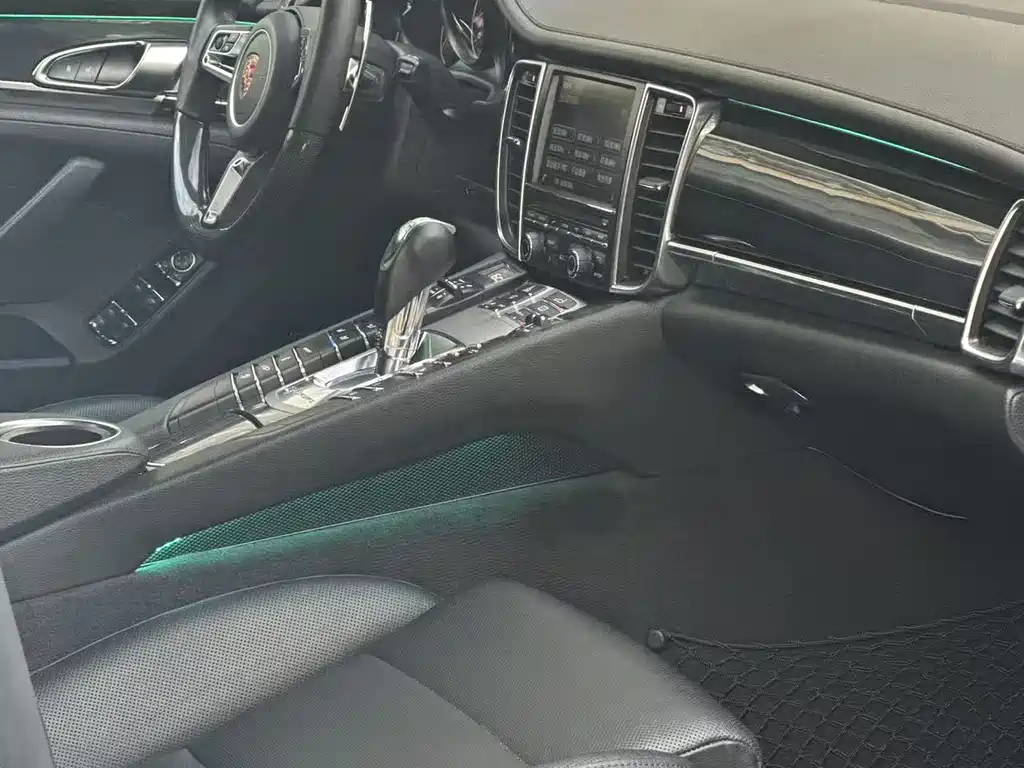 Porsche Panamera 2015 — фото 18