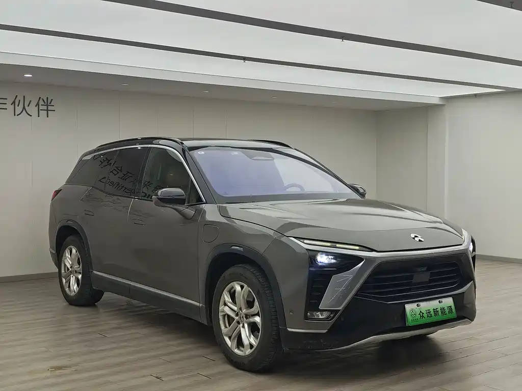 NIO ES8 2021