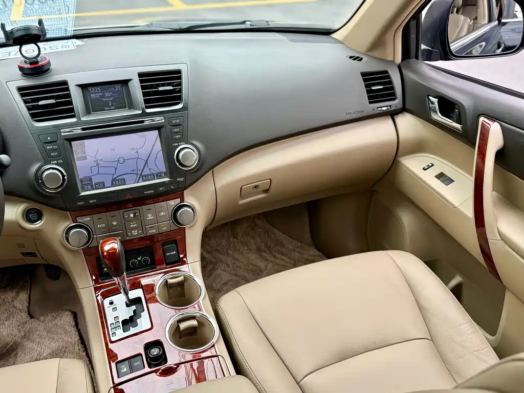 Toyota Highlander 2013 — фото 19