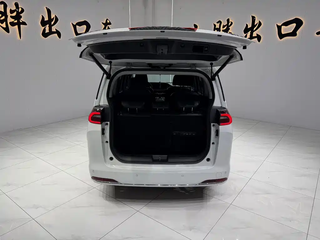 GAC Motor Trumpchi M6 2022 — фото 17