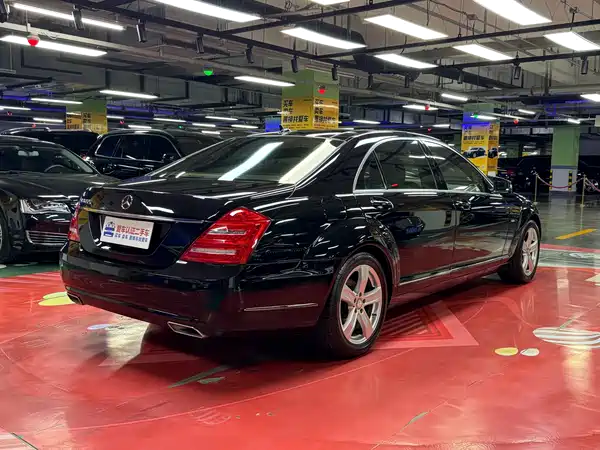 Mercedes-Benz S-Class 2012