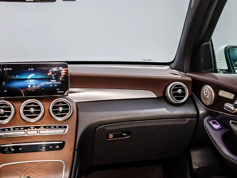 Mercedes-Benz GLC 2020 — фото 25