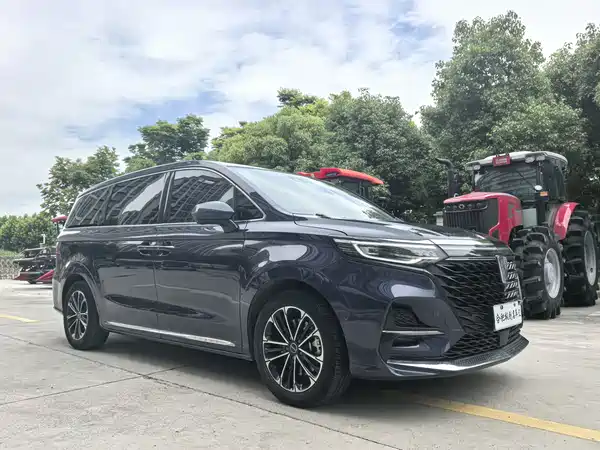 Roewe iMAX8 2022