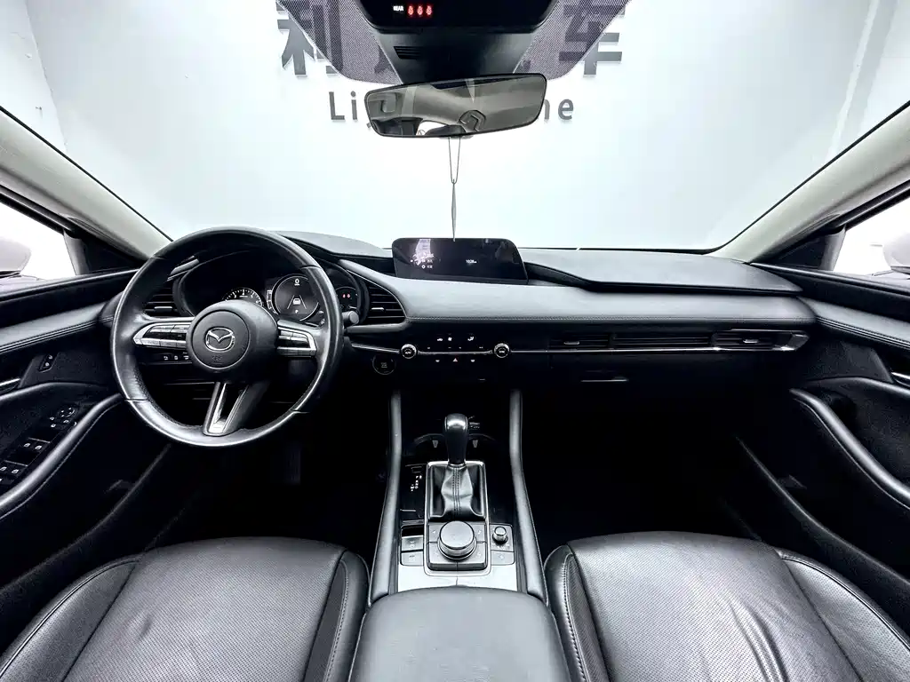 Mazda 3 Axela 2021 — фото 10