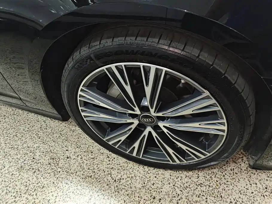 Audi A6L 2023