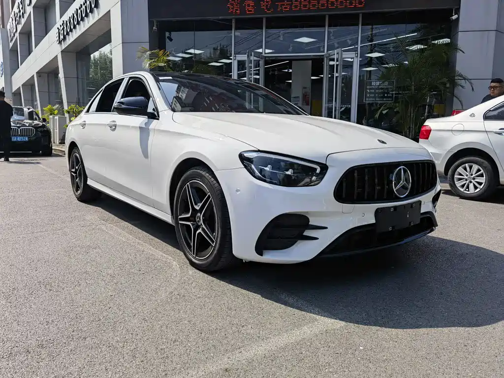 Mercedes-Benz E-Class 2022