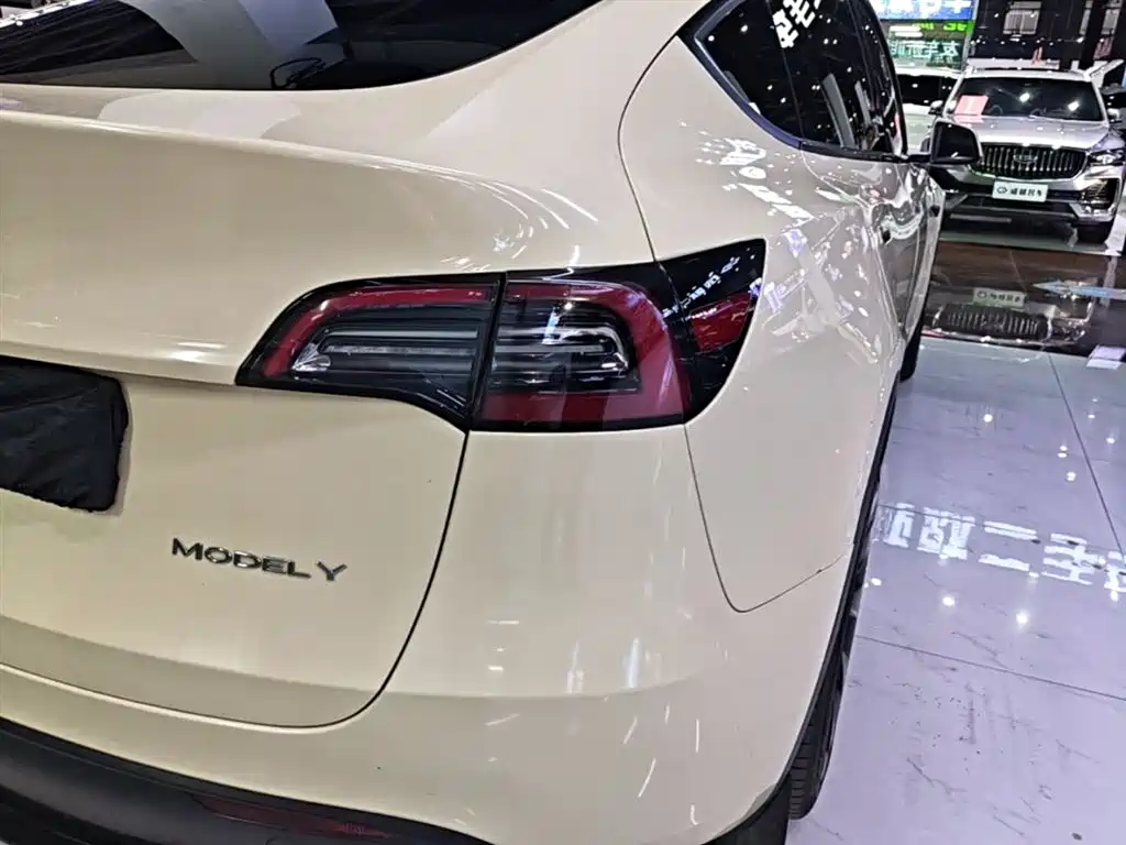 Tesla Model Y 2021 — фото 8