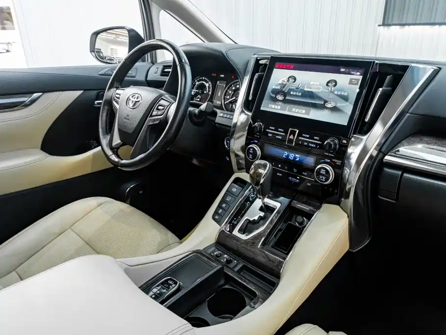 Toyota Vellfire 2021 — фото 25