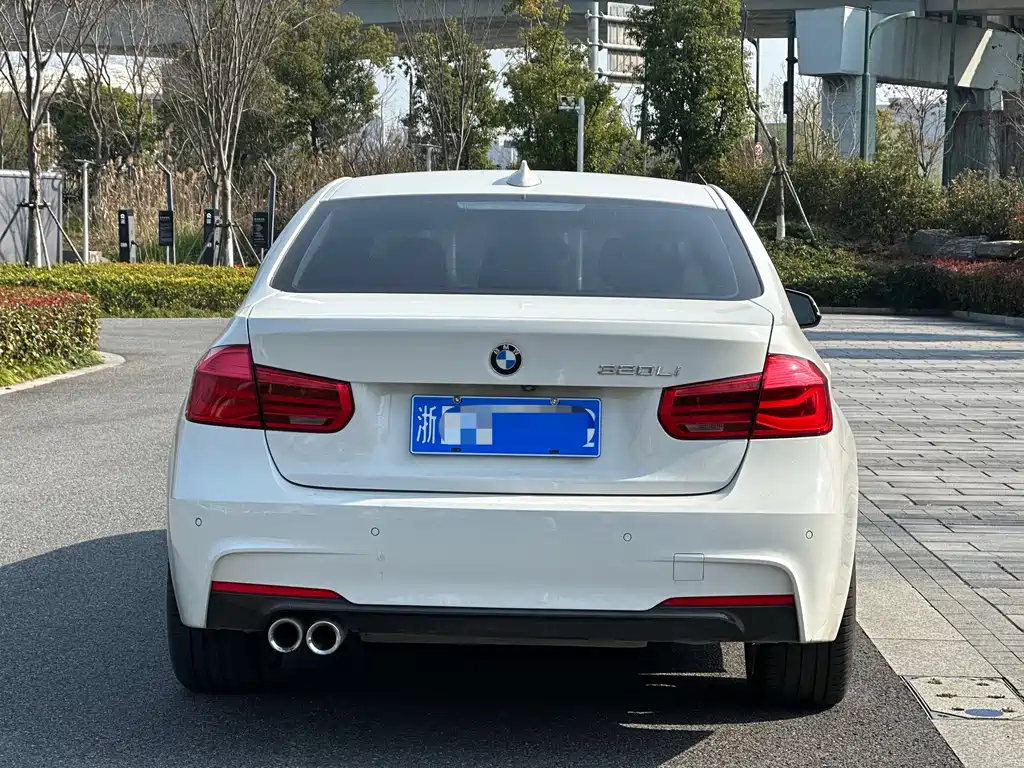 BMW 3 Series 2018 — фото 5