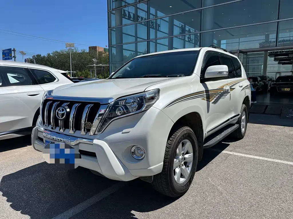 Toyota Prado 2017 — фото 1