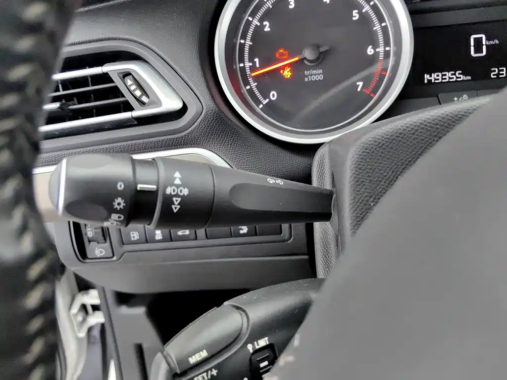 Peugeot 408 2015 — фото 21