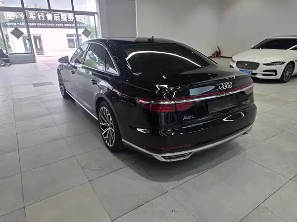 Audi A8 2021