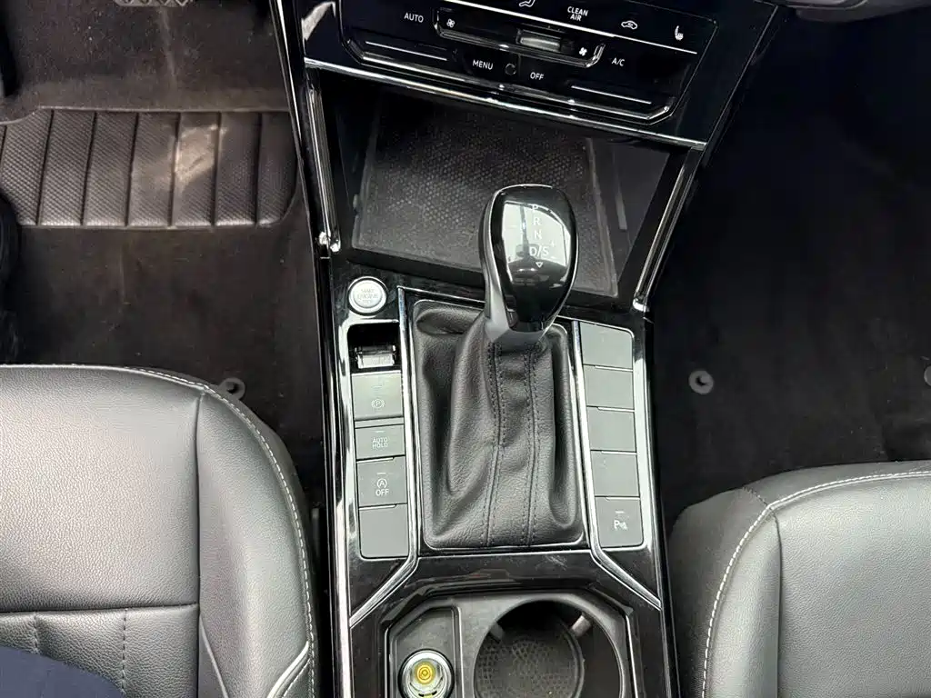 Volkswagen Passat 2021 — фото 11