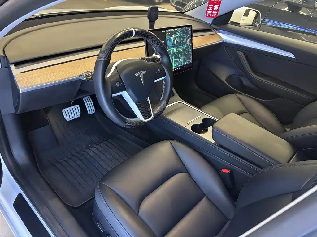 Tesla Model 3 2021 — фото 13