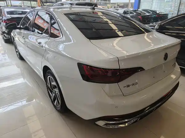 Volkswagen Sagitar 2023