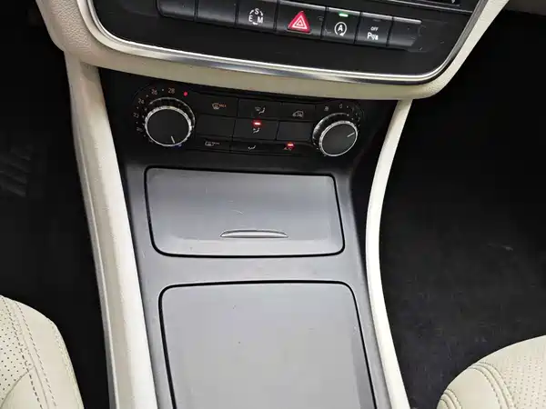 Mercedes-Benz GLA 2015